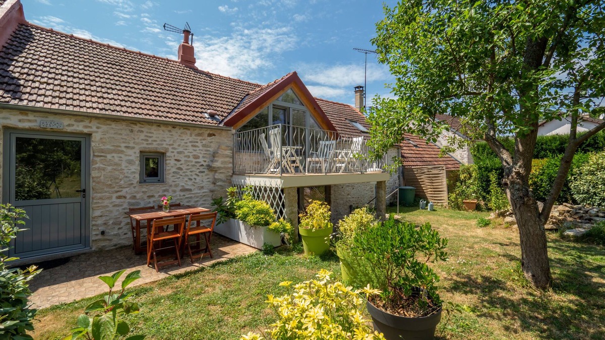 Fontenay-Saint-Pere House | The Fournil gîte is a fully renovated former farmhouse dating from 1850.