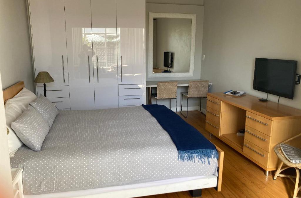 Krugersdorp North Apartment | The Fox Hole