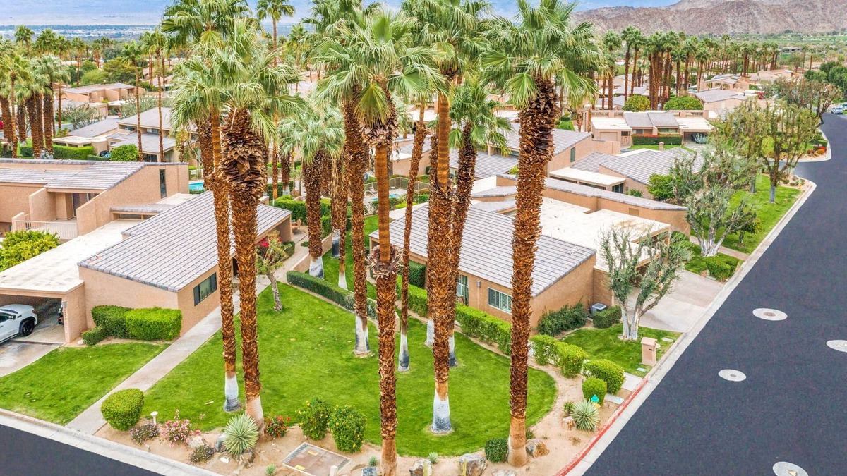 Palm Desert Villa | The Fox's Den - Ironwood Country Club