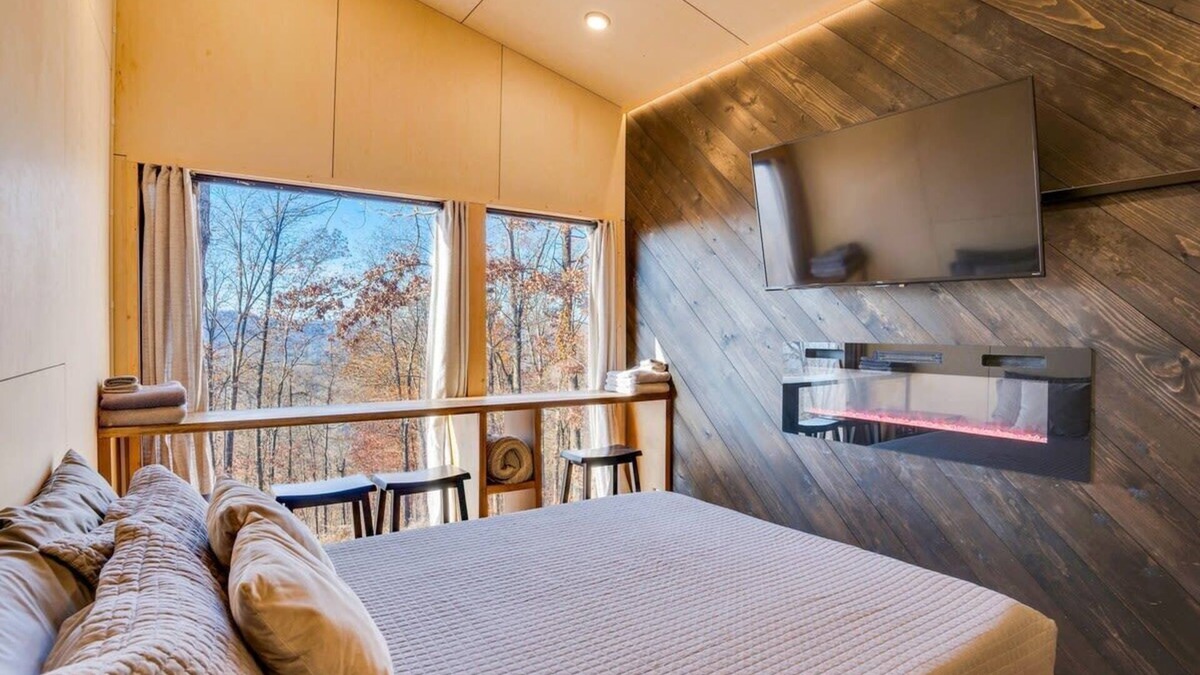 Lupton City Cabin | The Fox Tail Pine Treehouse at Treetop Escapes!