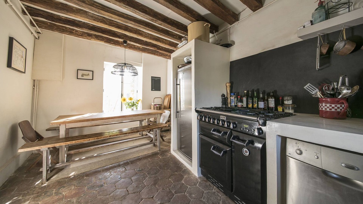 La Chapelle-Forainvilliers House | The Hut of Happiness