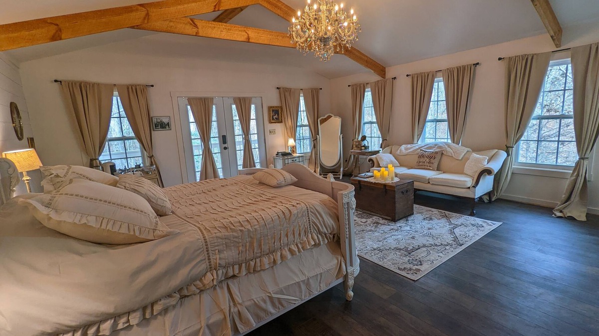 McCaysville Cottage | The French Secret for a perfect romantic getaway