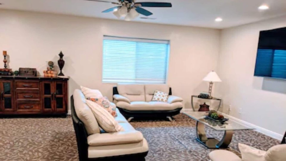Hildale House | The Full Rockmoore House