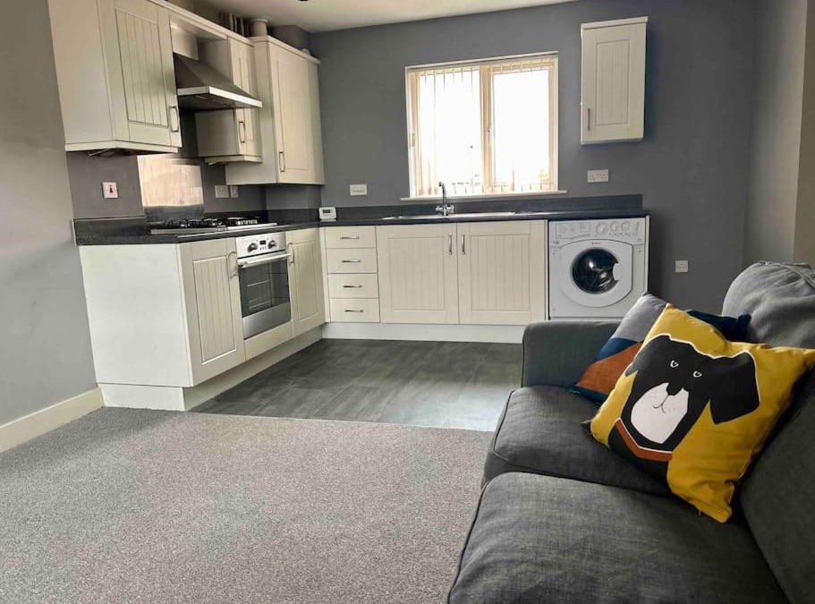 North Wheatley Apartment | The Gainsborough Mews-stylish & modern (sleeps 3)