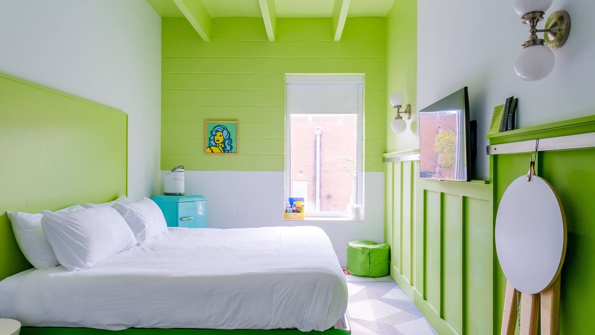 East Hill Hotel | The Gallatin 217 Standard King, Hip Neighborhood!