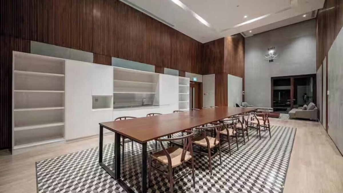 Ben Nghe Apartment | The Galleria | 1BR Near Downtown + Gym & City View