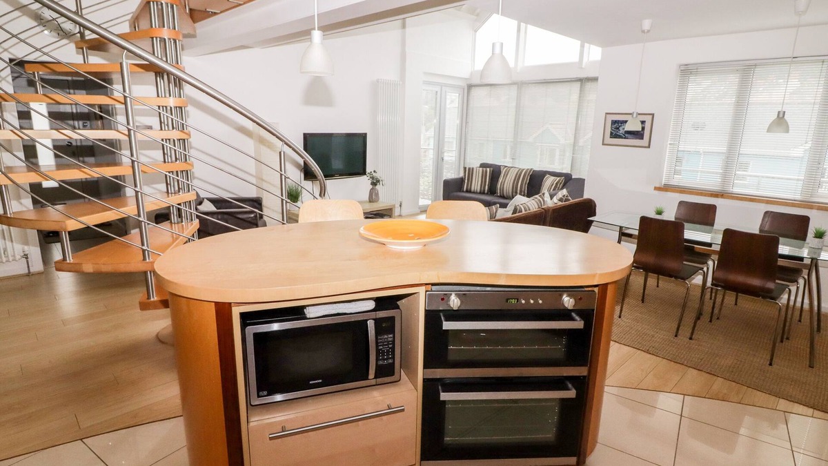 Tenby Cottage | The Gallery