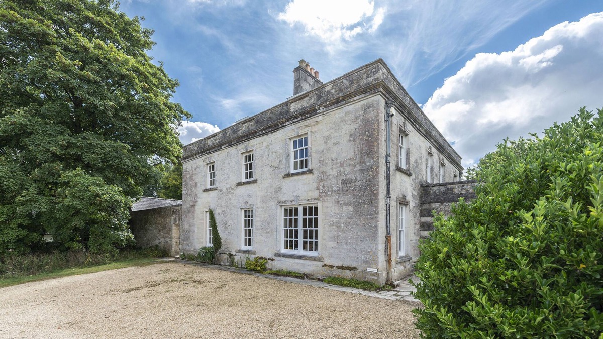 Holworth Apartment | The Garden house with 4 double bedrooms and beautiful rural views