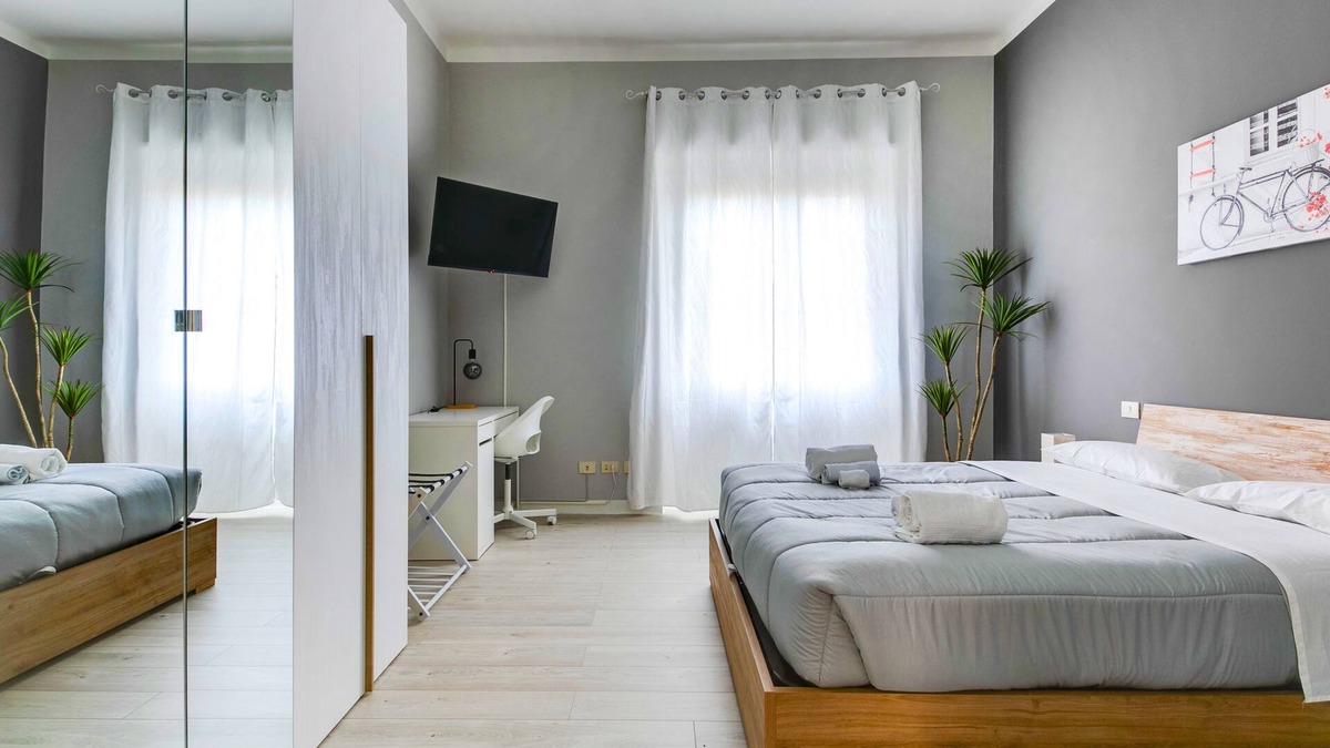 Reggio nell'Emilia Apartment | ⭐️⭐️⭐️⭐️⭐️ THE GARDEN - Old Town - Free Parking + Wi-Fi