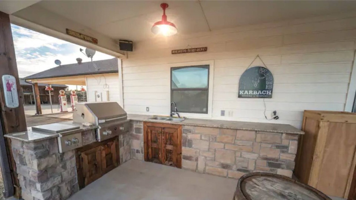 Palo Pinto County House | The Gas Station