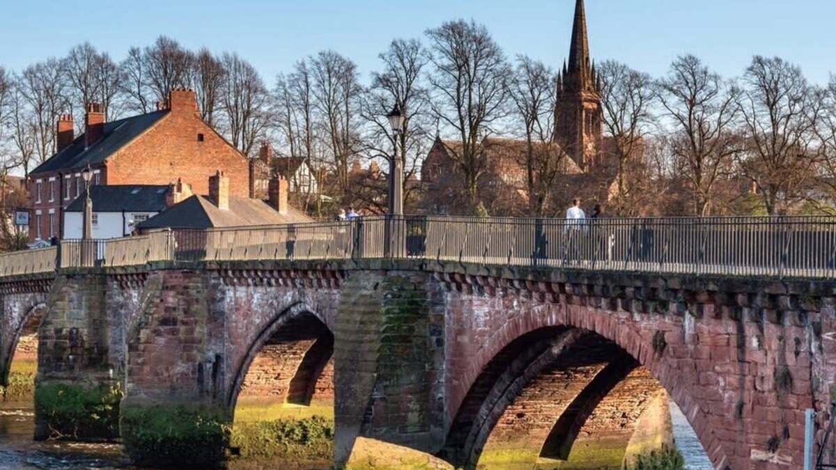 Chester Apartment | The Gathering 2 - Chester City Centre - Sleeps 14