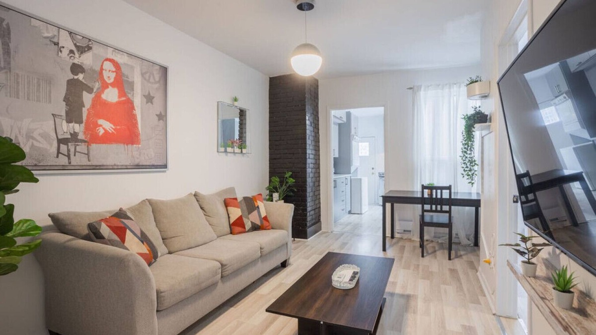 Griffintown Apartment | The Gathering Loft | 4BR Cozy-Chic Escape