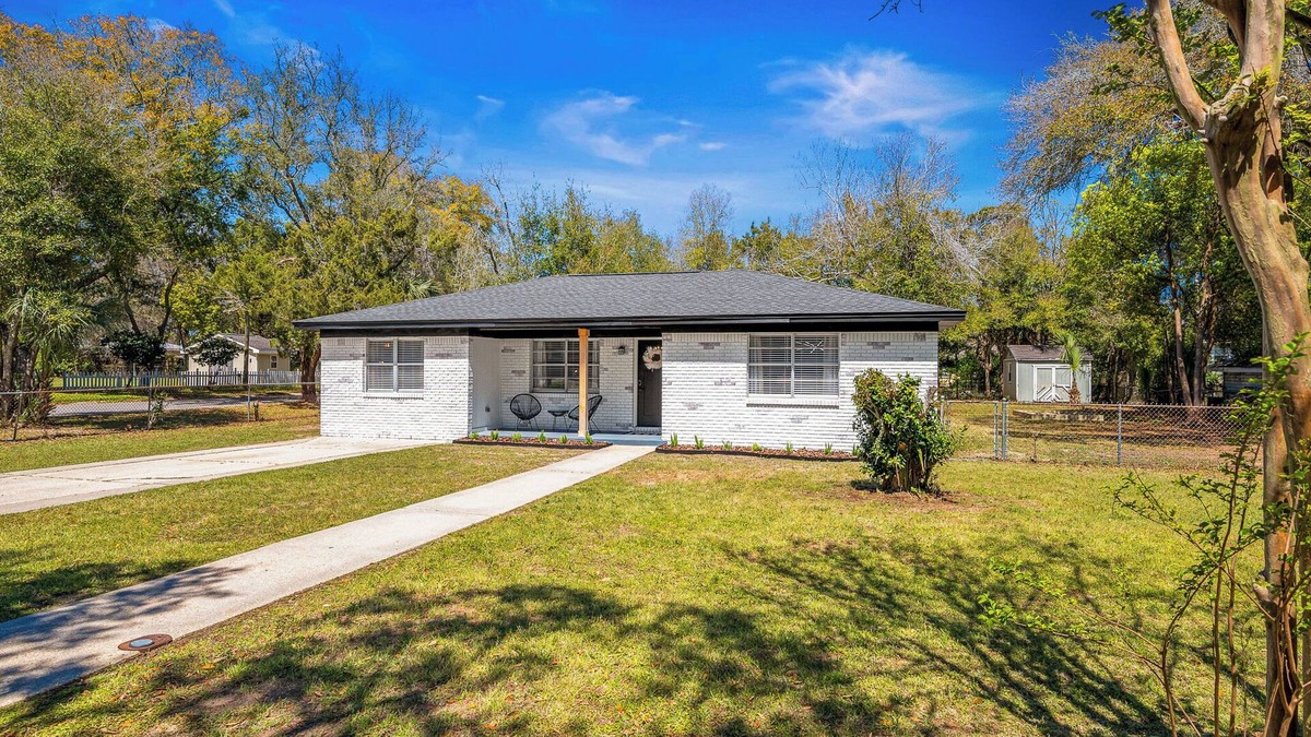 East Pensacola Heights House | The Gatsby. An Art Deco Retreat