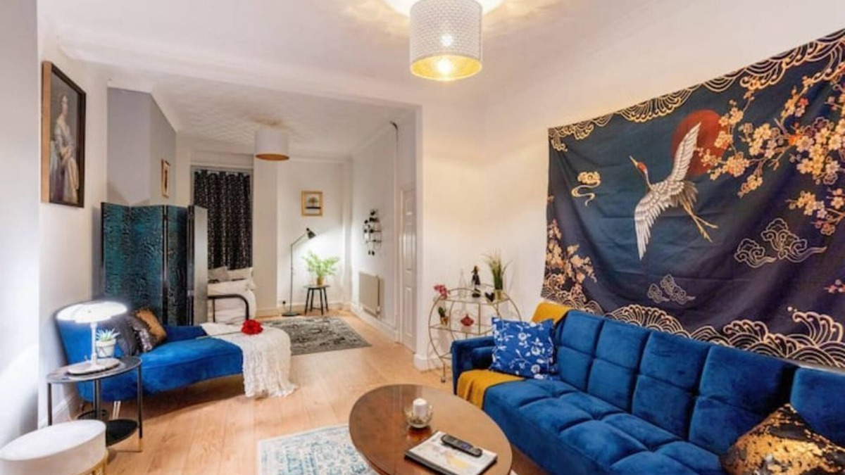 Grangetown House | The Gatsby - Beautiful Spacious Central House
