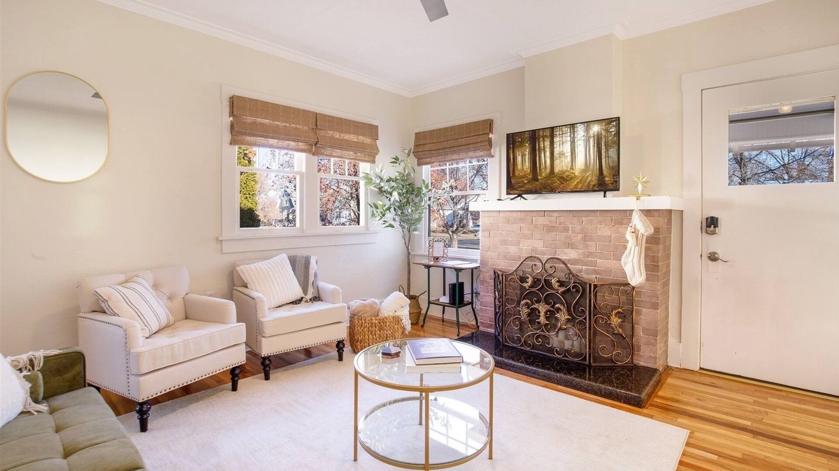 Twin Falls House | The Gem on 8th Ave - sleeps 7, pet friendly!