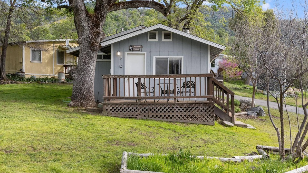 Three Rivers Cabin | The General Grant Cabin Near Sequoia w Pool