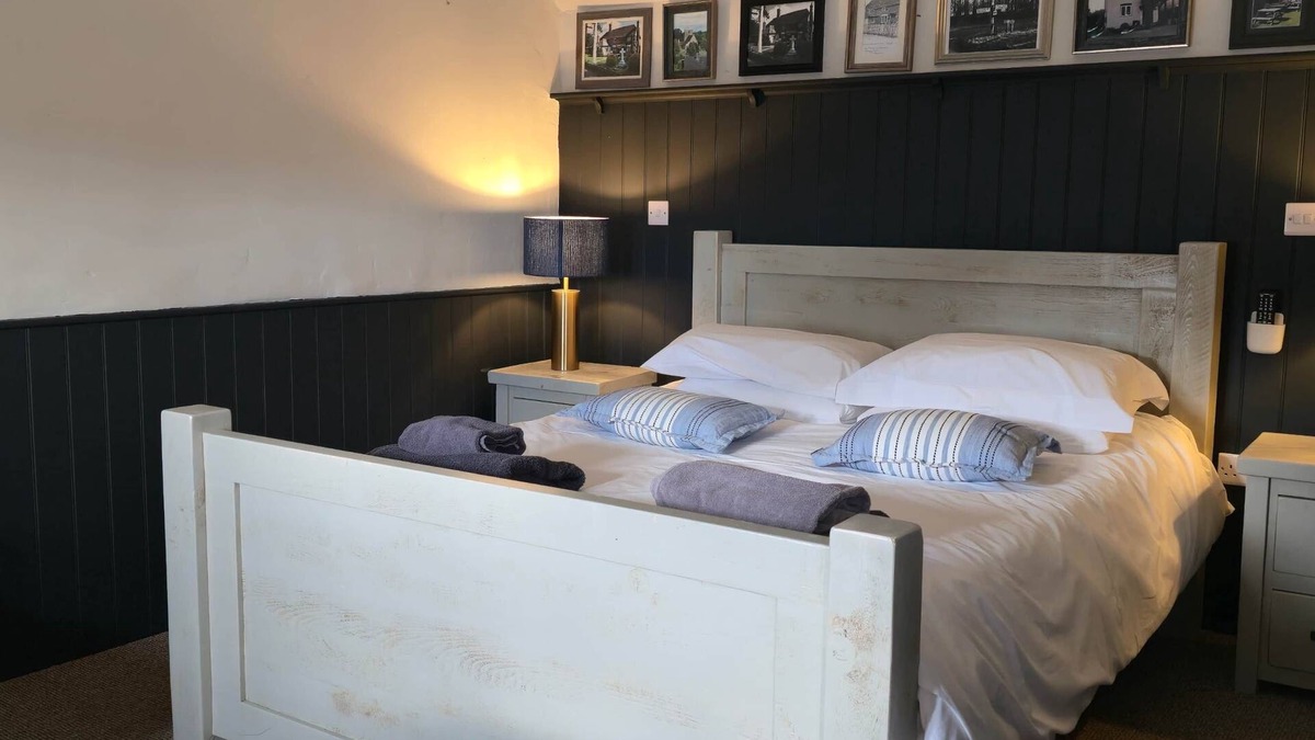 Shipley House | The George & Dragon Pub - The Hayloft