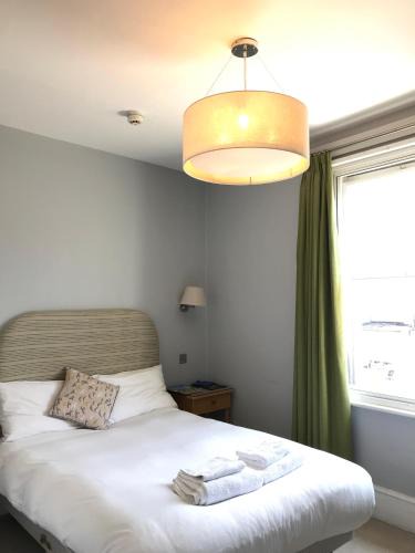 Henfield Hotel | The George Hotel