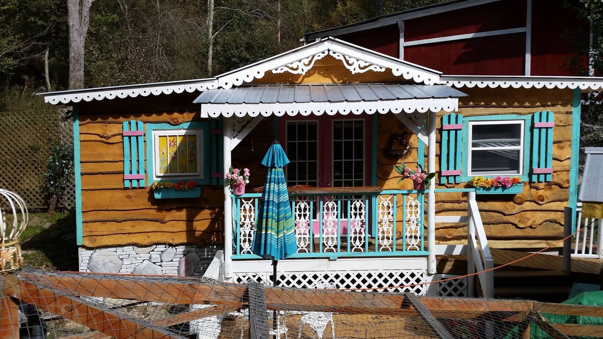 Mars Hill Cottage | The Gingerbread Farmyard Tiny Home - Come and Reconnect!
