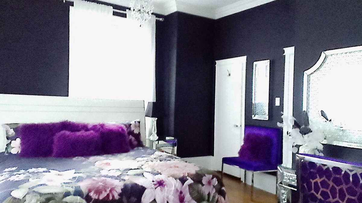 Cobourg Apartment | The Glamour Suite at Lakehurst