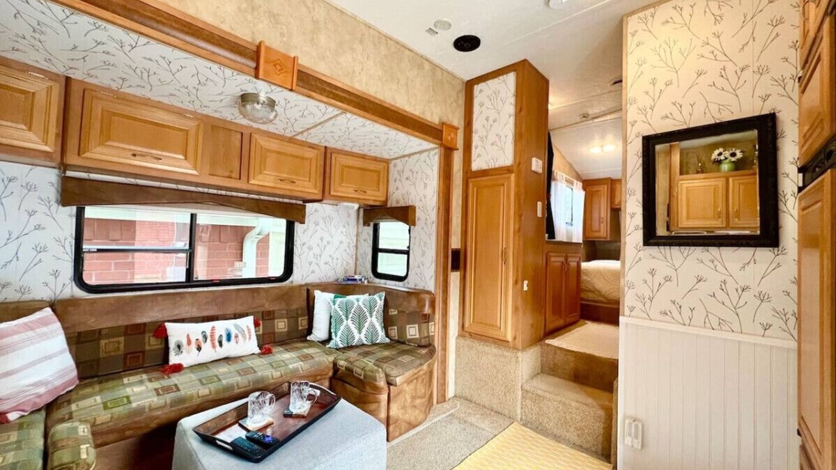 Leon Junction House | The Glamper Spacious 5th Wheel