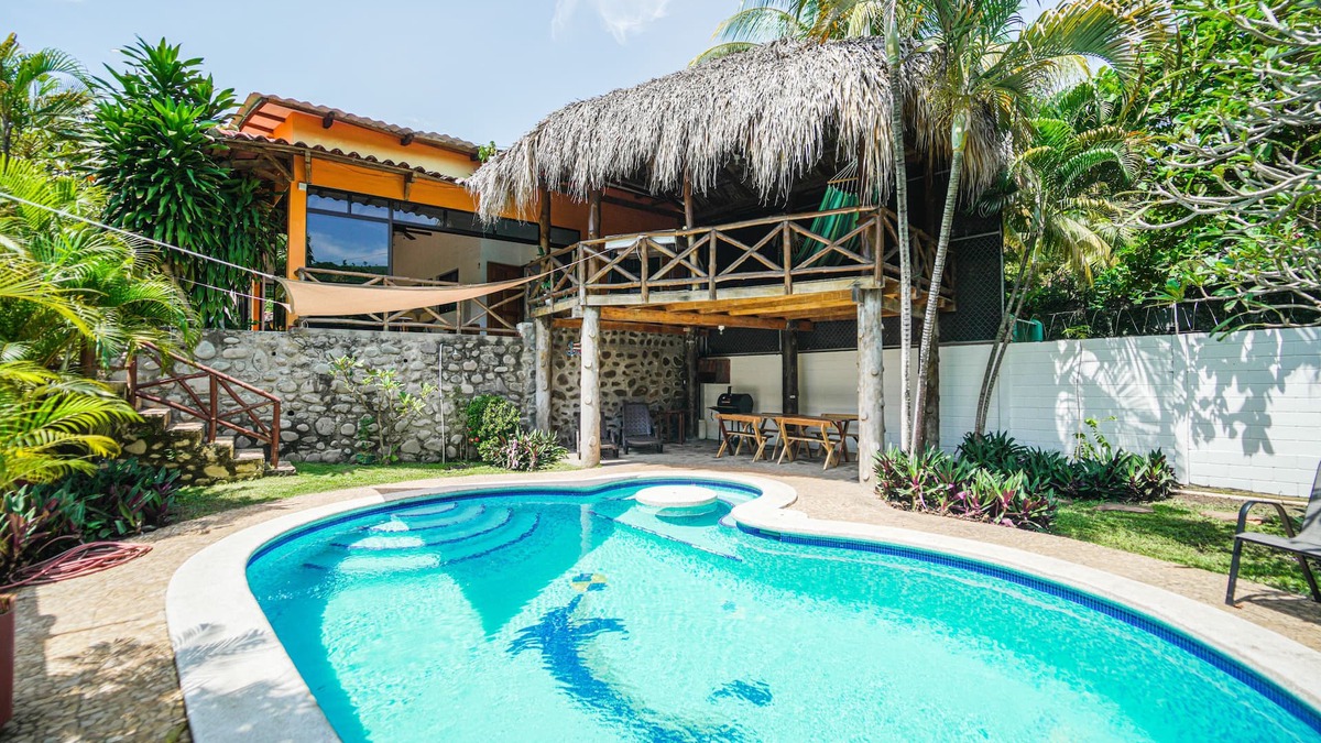 Tamanique House | THE GLASS HOUSE! beautifully decorated beach home in Atami!