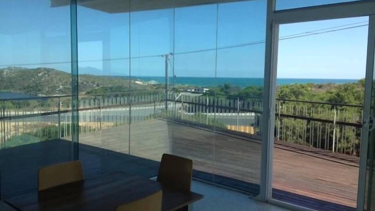 Guilderton House | The Glass House Guilderton - The closest house to a river mouth in the WA