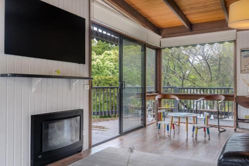 Dromana House | 'The Glass Treehouse' Magnificent Beachside Getaway