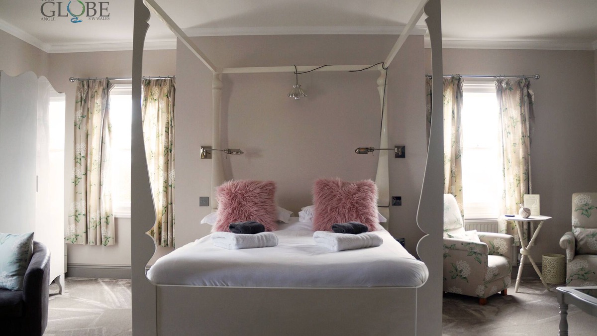 Angle Bed & Breakfast | The Globe Angle