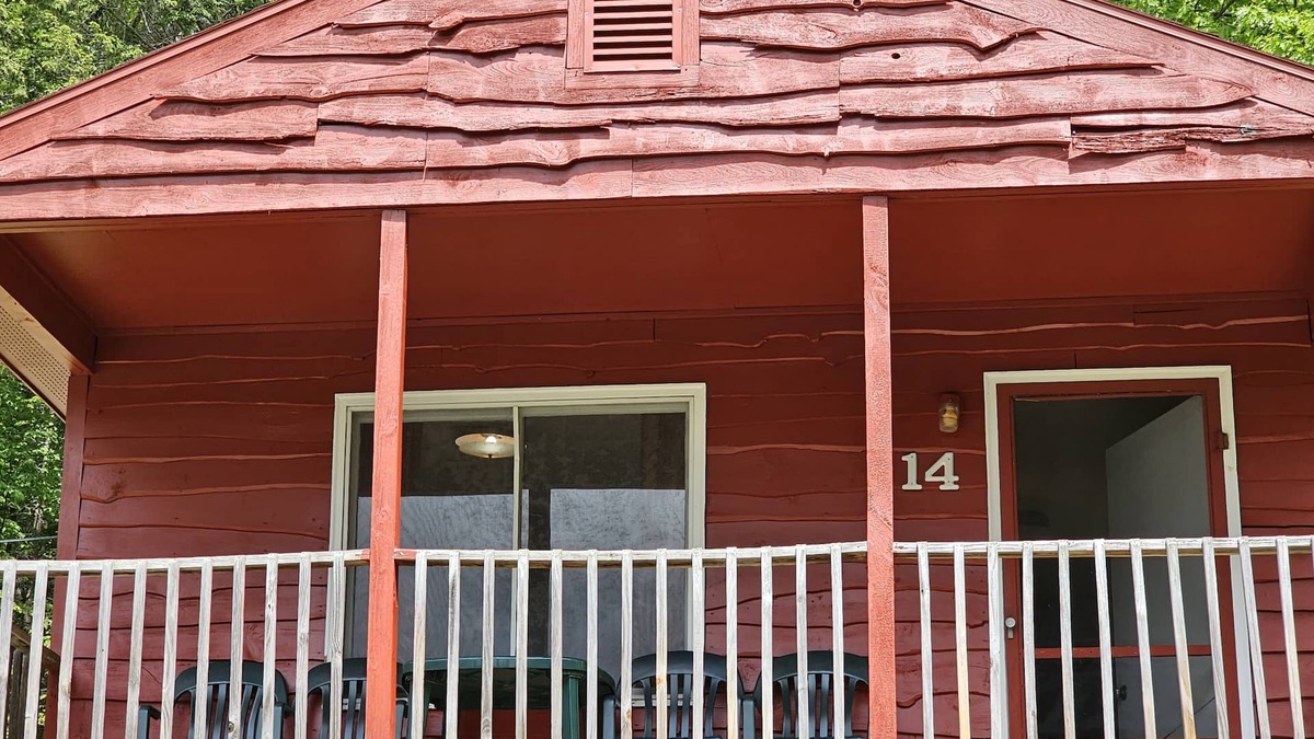 Lake George Cabin | The Gold Eagle Cottage 14