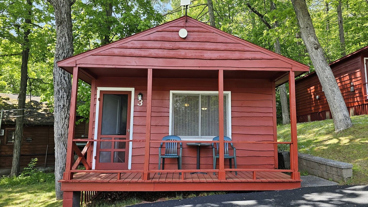 Lake George Cabin | The Gold Eagle Cottage 3