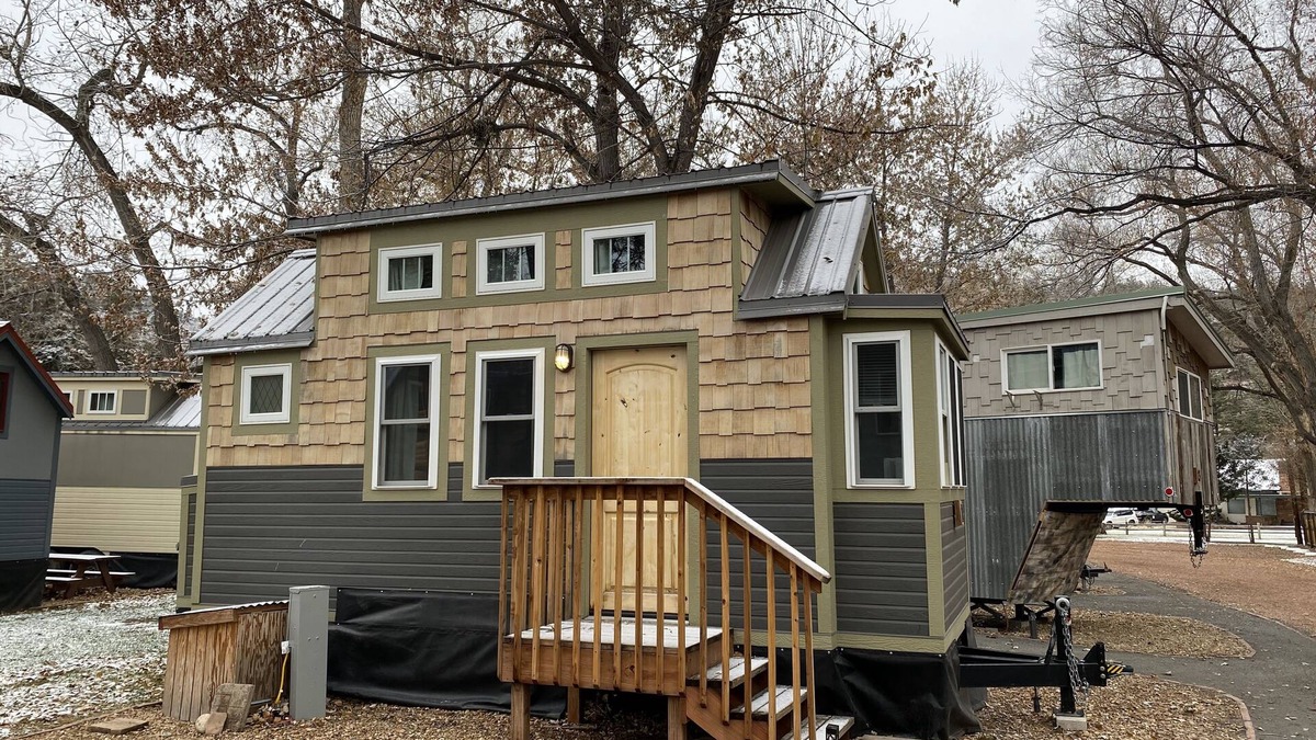 Lyons Resort | The Golden Aspen – Tiny Retreat on the River, Minutes from Rocky Mountain Park
