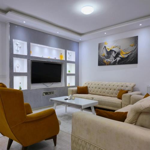 Çagllavicë Apartment | The Golden Oasis