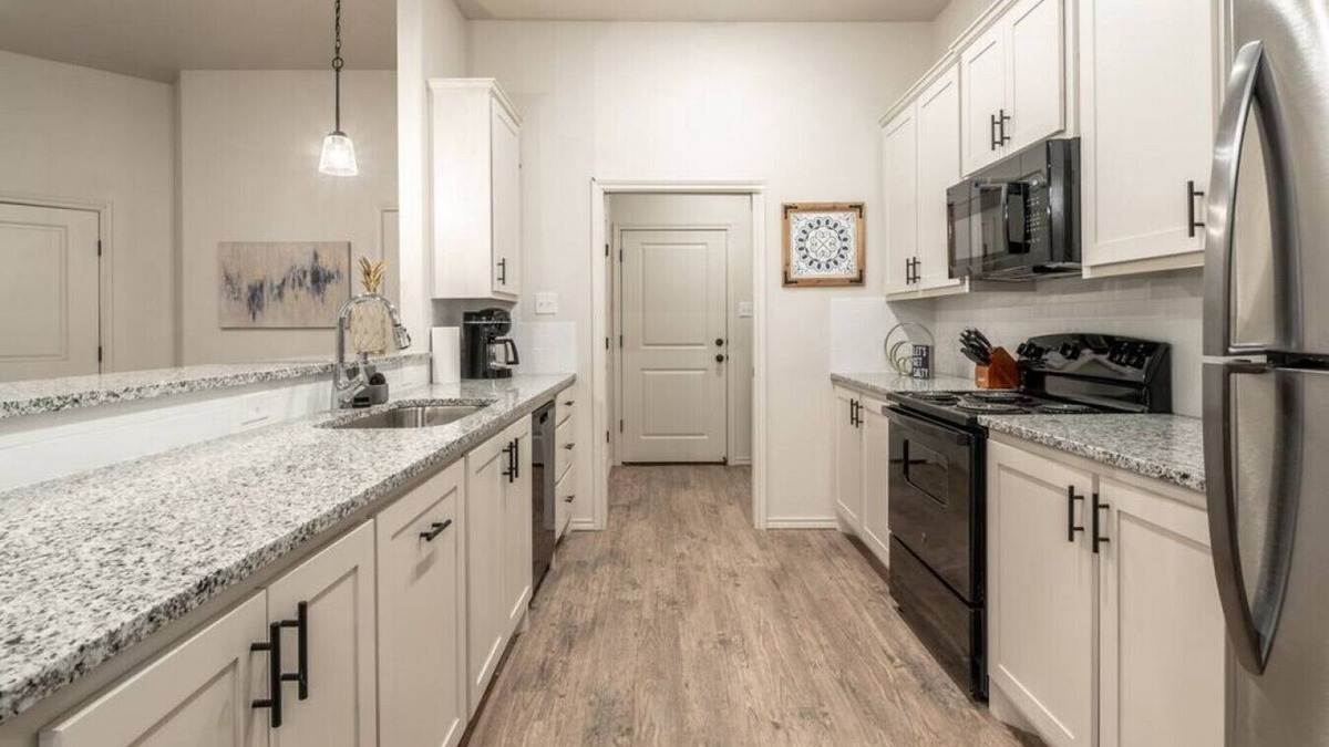 North by Northwest House | The Golden Paradise - 2BR/2BA - New Construction