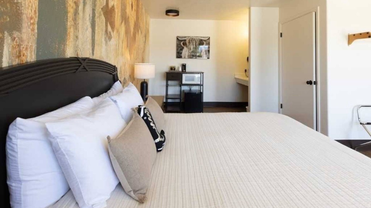 Panguitch Hotel | The Golden Spur Hotel - Double Bed - Western Theme