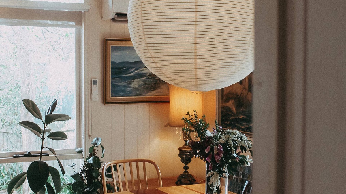 Balnarring Cottage | The Good Place: cute cottage with lush garden. Walk to cafes, brewery & shops.