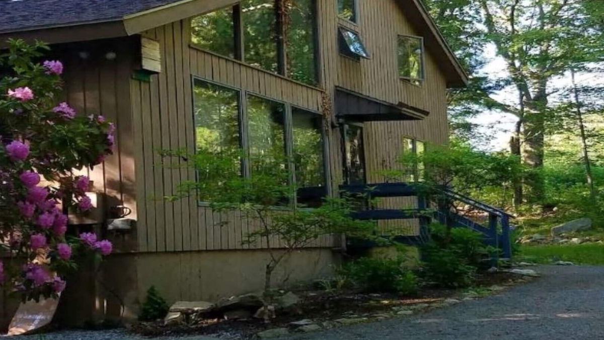 Goshen House | The Goshen Glass Chalet