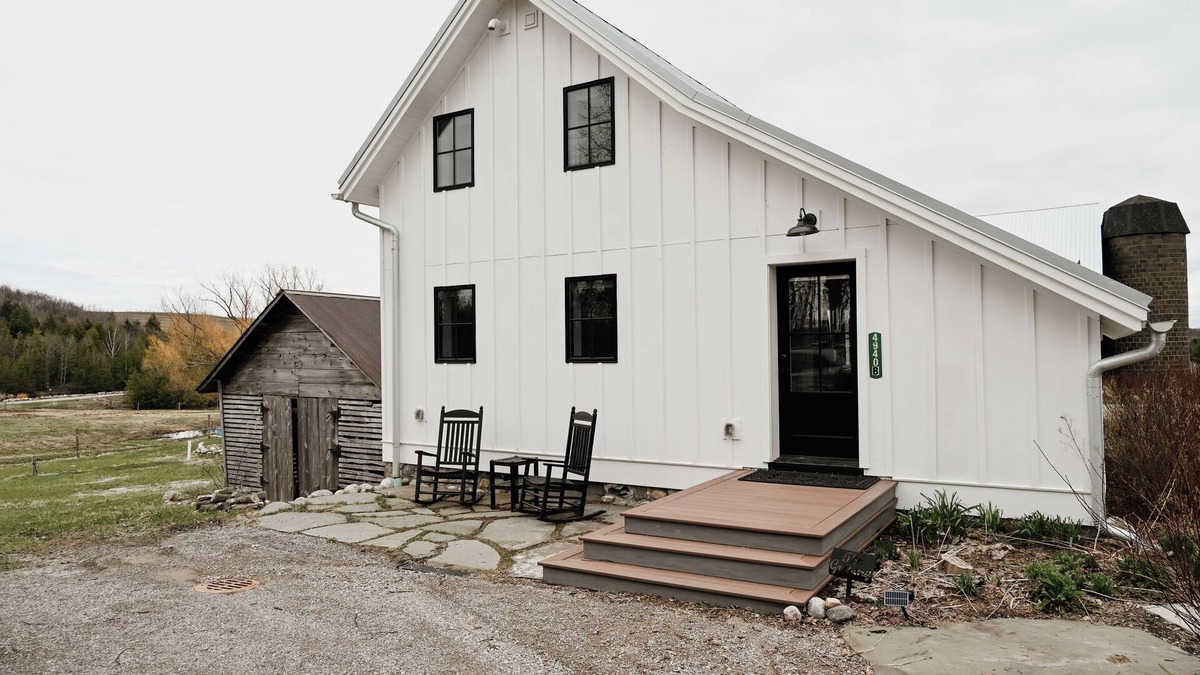Suttons Bay House | The Granary BB at NorthFarm! 3-bedroom house with AC, WiFi, 3miles from Leland!