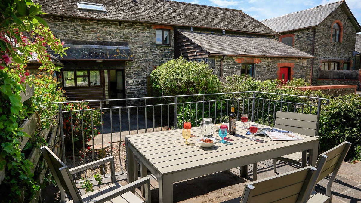 Bolberry Cottage | THE GRANARY (MALBOROUGH), pet friendly, with a garden in Malborough