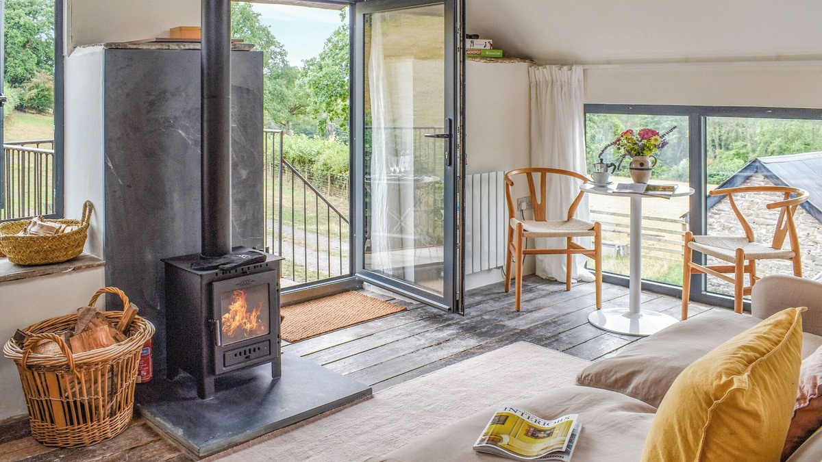 Llanfihangel Tal-y-llyn Cottage | The Granary - UK50401