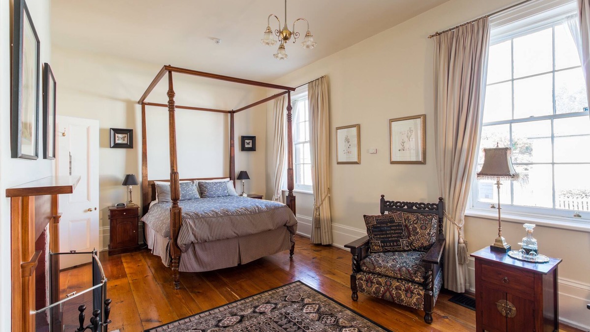 Battery Point Apartment | The Grand Old Duke