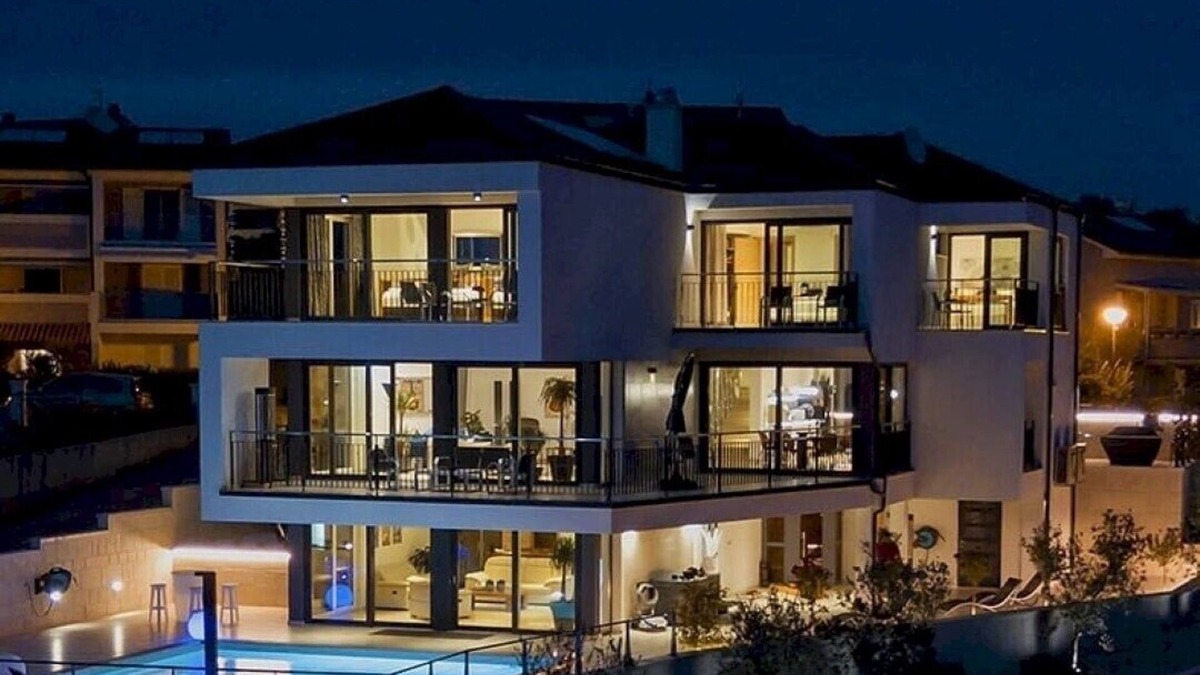 Njivice Villa | The Grand View Villa* with a heated pool, gym & wellness zone on Krk