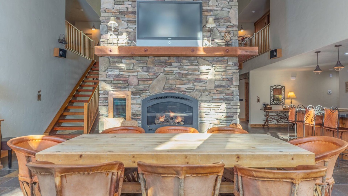 Arnold Cabin | THE GREAT ESCAPE - 6 BEDROOM 5.5 BATHROOM W/SAUNA IN BLS