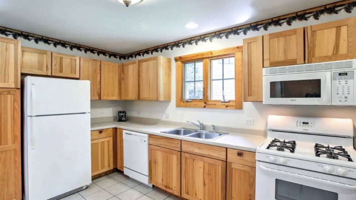 Oglesby House | The Great Escape - North Utica