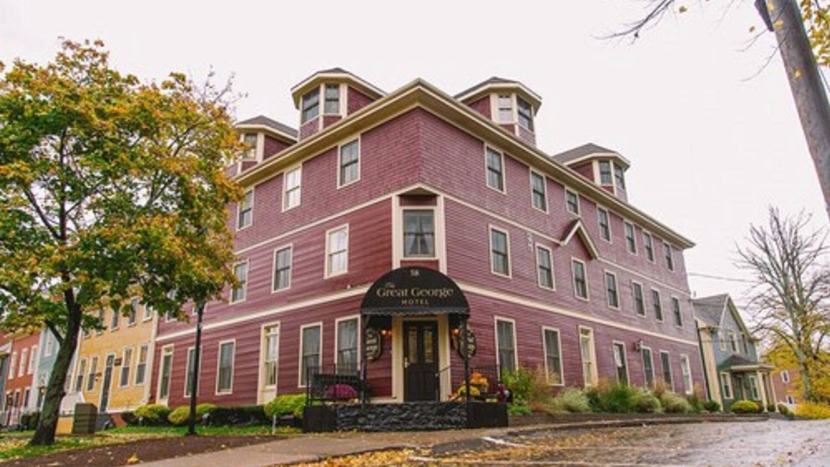 Queens Square Hotel | The Great George