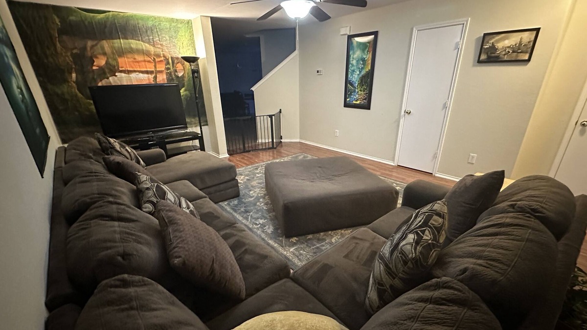 Fort Worth House | The Green House; SELF CHECK IN