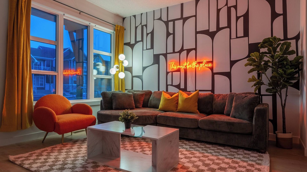 Calgary House | "The Green" - Mins to Airport- 1.5 hour Banff