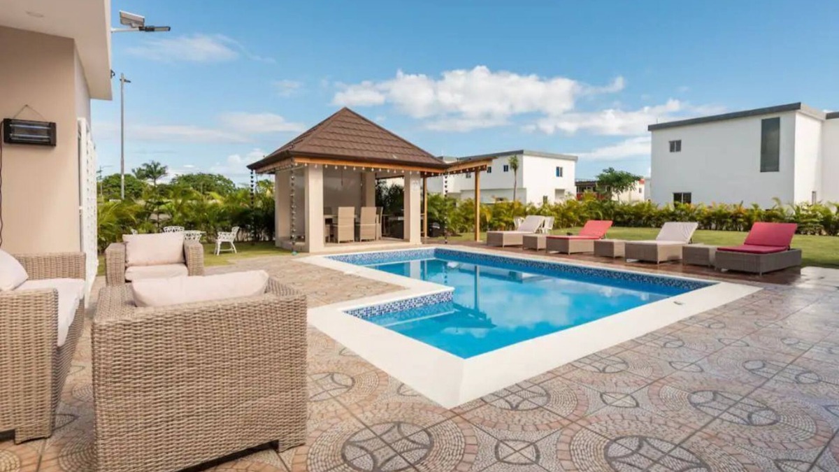 Villa Belen House | The Green Palms 5 Bedroom villa with pool/garden