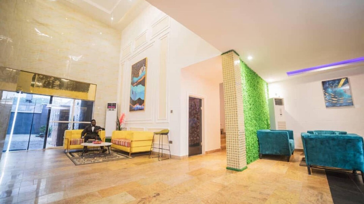 Gwarinpa Estate Hotel | The Grosvenor Rooms And Suites