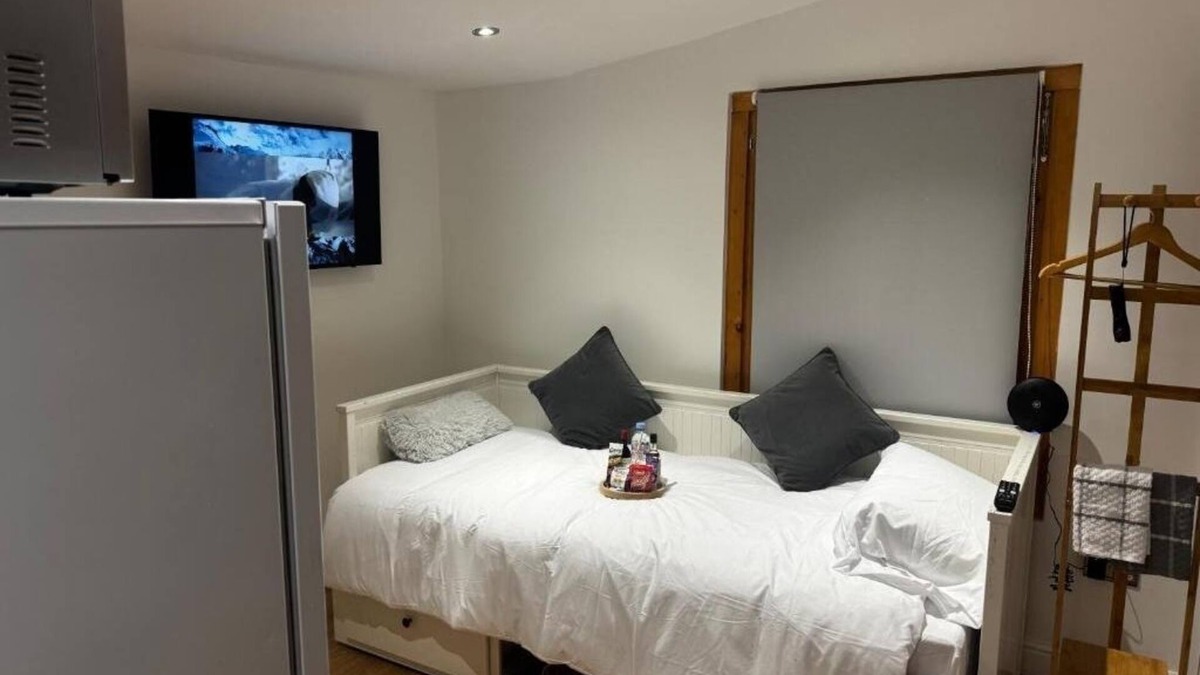 Barnehurst Apartment | The Grove self-contained Garden Suite